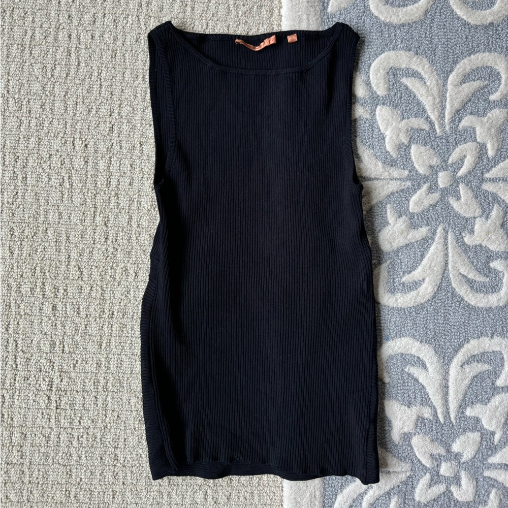 Essendi black top with back cut out
